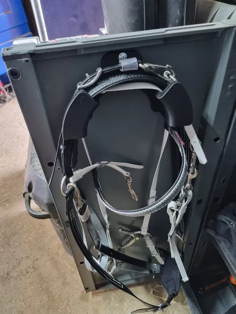 Giá Treo Dây Cương Ngựa - Image 3