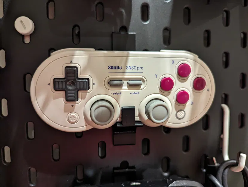 Giá đỡ tay cầm 8bitDO SN30Pro tùy chỉnh cho Skadis - Image 1