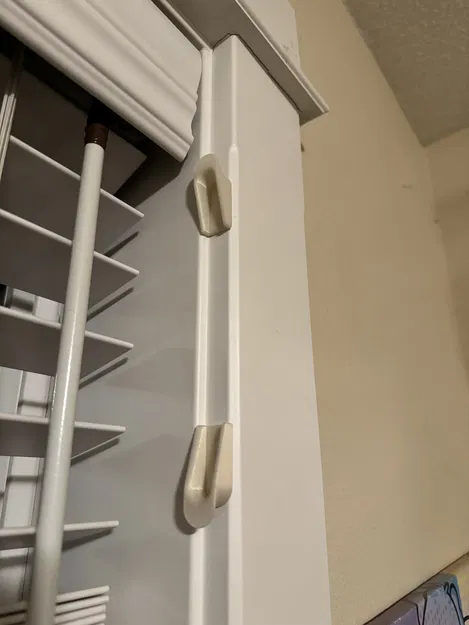 Móc Quấn Dây Màn Cửa Sổ - Image 1