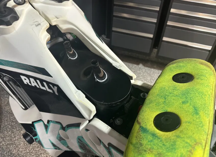 Nắp Che Hộp Gió Vệ Sinh Kove 450 Rally - Image 1