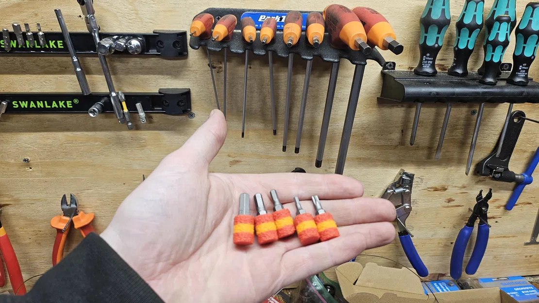 Kẹp Vít Lục Giác Kiểu Vặn Tay - Image 1