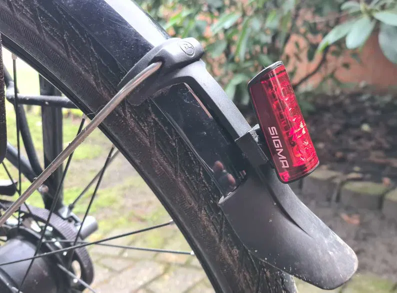 Giá đỡ đèn SIGMA Blaze cho xe Gazelle - Image 2