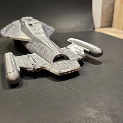 Phần Thân Sau Tàu Voyager có Khoang Chứa Tàu Con Thoi Mở