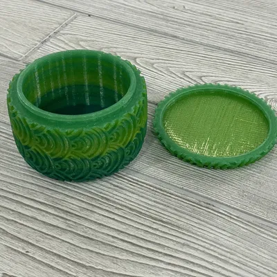 Hộp đựng có nắp vặn - họa tiết vảy rồng