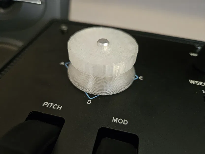 Tấm Bảo Vệ / Khóa Giữa Joystick Korg Wavestate - Image 1