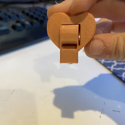 Còi (chủ đề Ngày Lễ Tình Nhân)