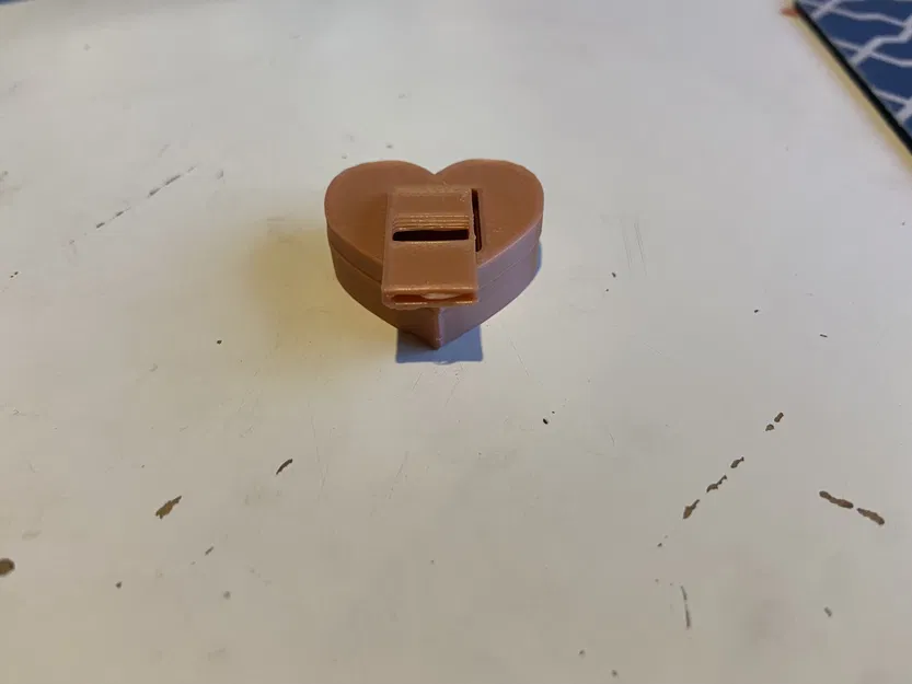 Còi (chủ đề Ngày Lễ Tình Nhân) - Image 3