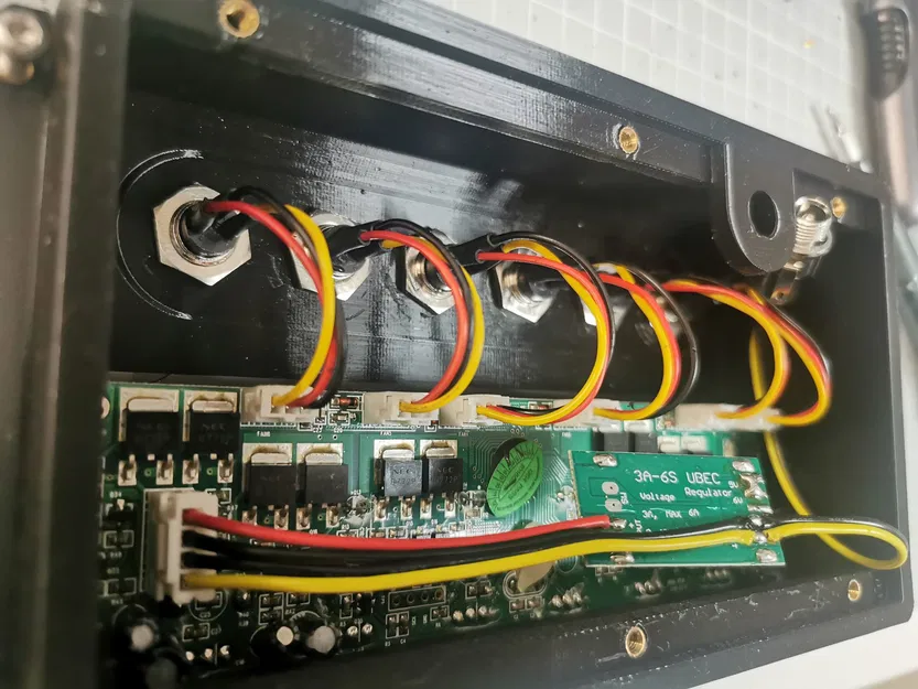 Vỏ cho bộ điều khiển quạt DC 6 kênh 12V - Image 3