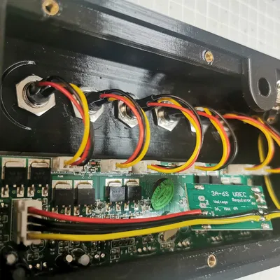 Vỏ cho bộ điều khiển quạt DC 6 kênh 12V