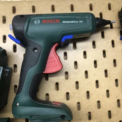 Giá Đỡ Súng Bắn Keo BOSCH Advanced Glue 18V cho Skadis