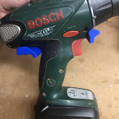 Giá đỡ Máy khoan BOSCH PSB-18-LI-2 18V cho Skadis