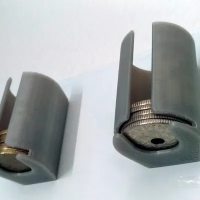 Hộp đựng tiền xu gắn nam châm (5kr và 20kr Đan Mạch)