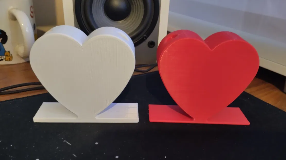 Chân Cắm Bút / Đựng Bút Hình Trái Tim - Image 1