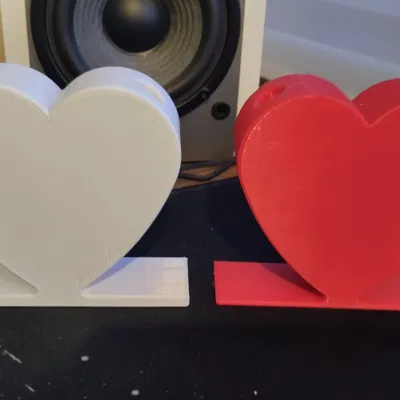 Chân Cắm Bút / Đựng Bút Hình Trái Tim