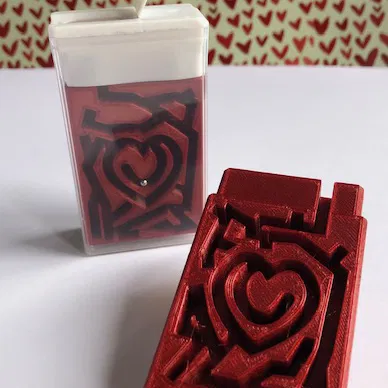 Hộp Tic Tac Mê Cung Trái Tim