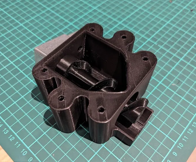 Máy Cho Thú Cưng Ăn Tự Động - Phễu và Trục Xoắn - Image 1