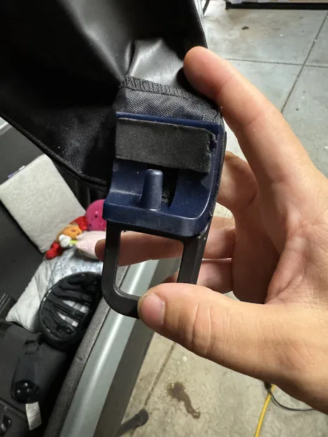 Chốt Thay Thế Nắp Che Mưa Cube Cargo - Image 2