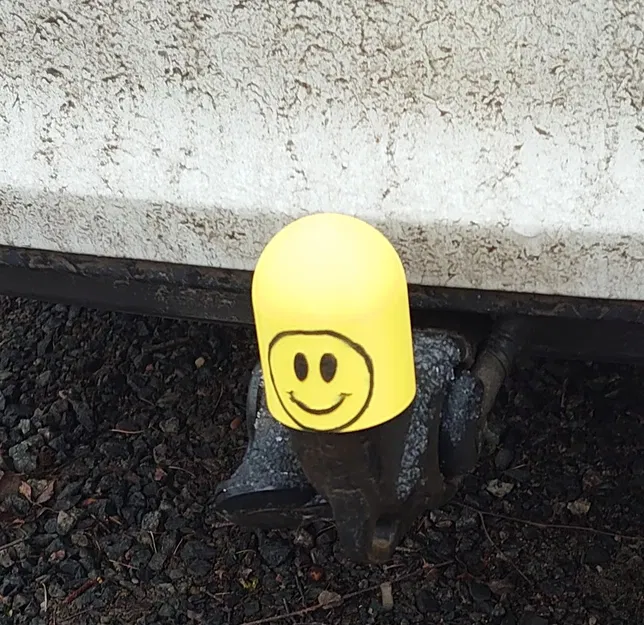 Nắp Thanh Kéo Xe Mặt Cười :-) - Image 1