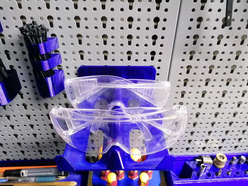 Giá Đỡ Kính Cho Tường Lỗ Pegboard Mars Svratka - Image 1