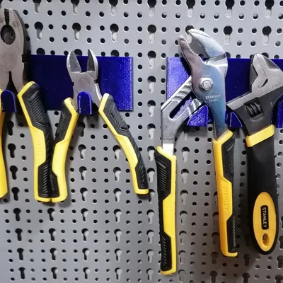 Giá Đỡ Kìm Nước & Cờ Lê Stanley Cho Bảng Treo Tường Mars