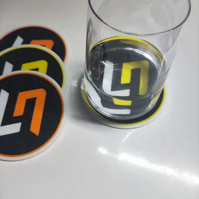 Lót ly Lando Norris