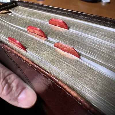 Dấu trang hình Thánh Giá - Có 4 mẫu