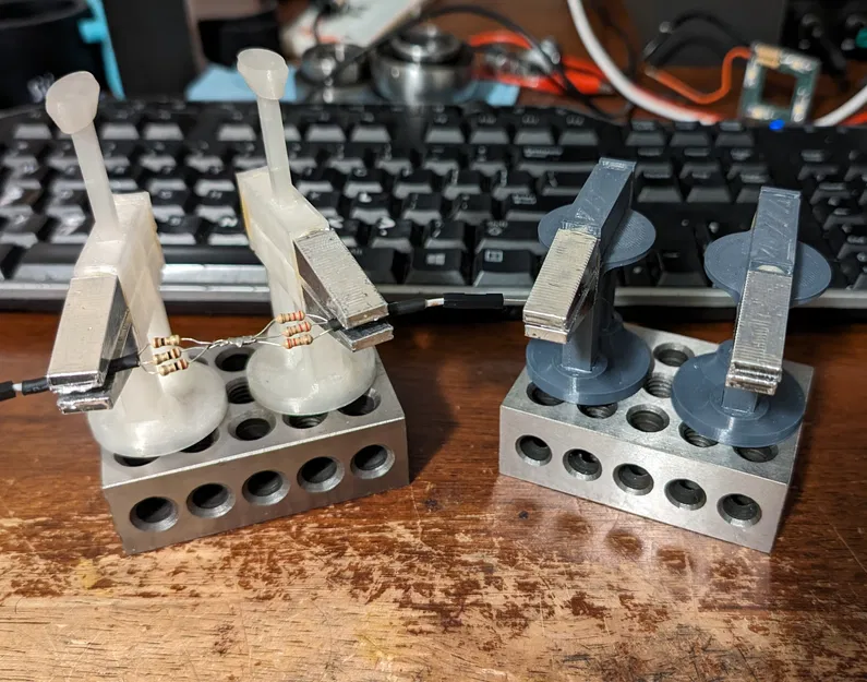 KẸP GIỮ LINH KIỆN HỖ TRỢ HÀN (HELPING HANDS TOOL) - Image 1