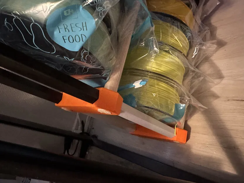 Giá đỡ cuộn dây in 3D: Biến tấu với thanh tròn 20mm, chứa 24 con lăn và khả năng mở rộng - Image 1