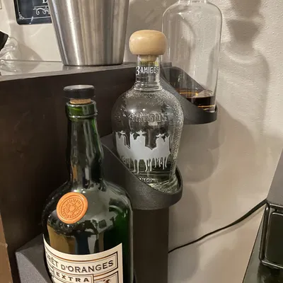 Giá đỡ chai treo tường