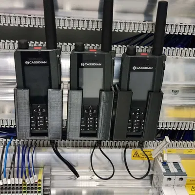 Giá đỡ máy bộ đàm để gắn ray DIN hoặc treo tường