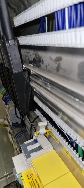 Giá đỡ máy bộ đàm để gắn ray DIN hoặc treo tường - Image 2