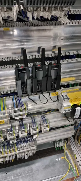 Giá đỡ máy bộ đàm để gắn ray DIN hoặc treo tường - Image 3