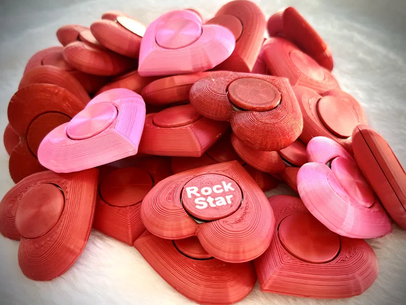 Con Quay Fidget Spinner Hình Trái Tim Valentine - Image 1