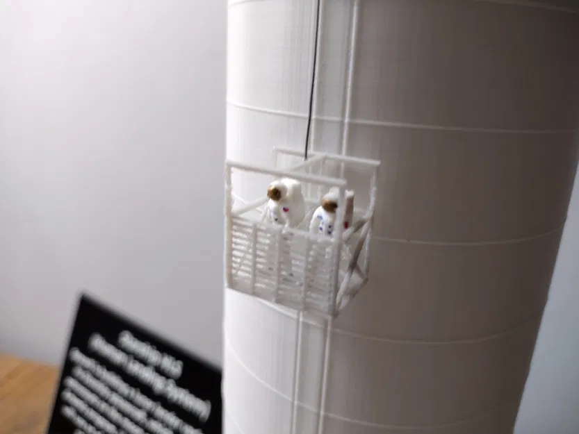 Thang Máy Chở Người & Hàng Hóa (Starship HLS) - Image 1