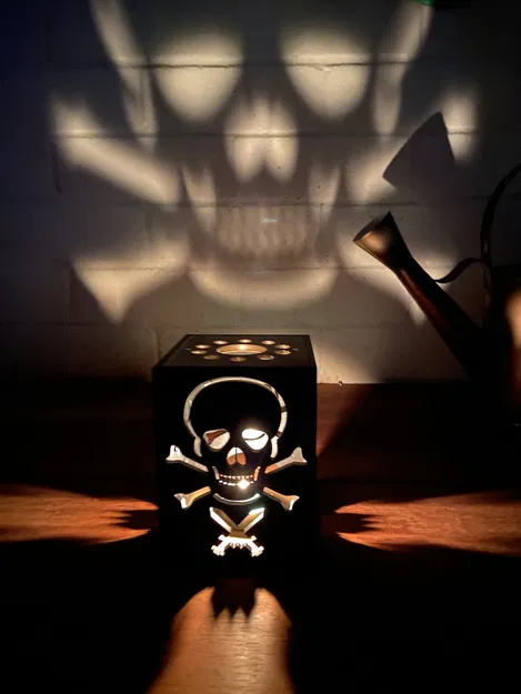 Chân Nến Đèn Trà Cướp Biển Jolly Roger - Image 1