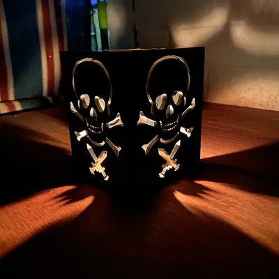 Chân Nến Đèn Trà Cướp Biển Jolly Roger