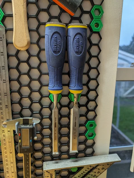 Kệ Đục Irwin Marples Cho Tường Tổ Ong HSW - Image 1