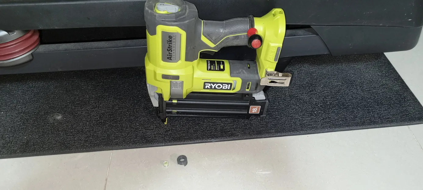 Khuôn Gắn Bọt Thủy Máy Bắn Đinh Ryobi - Image 3