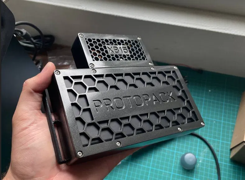 Protopack - Nguồn điện 100 watt đeo được cho Protogen và Cosplay - Image 1