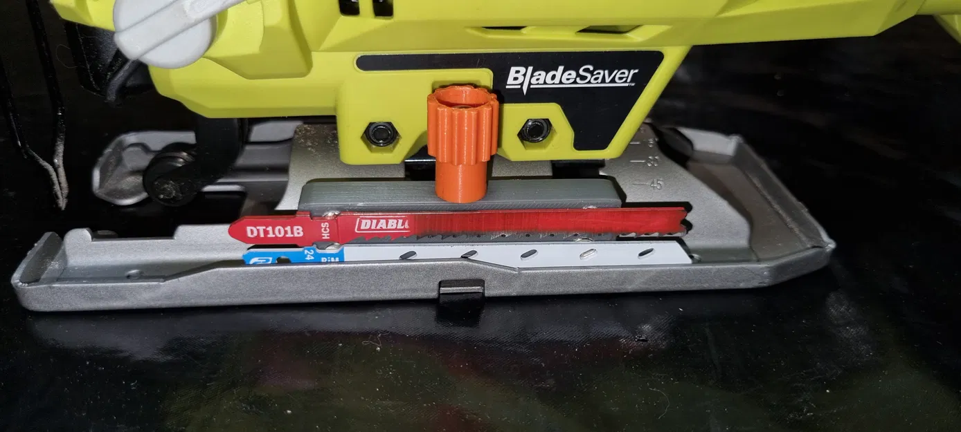 Kệ Đựng Lưỡi Cưa Lọng Từ Tính Ryobi - Image 1