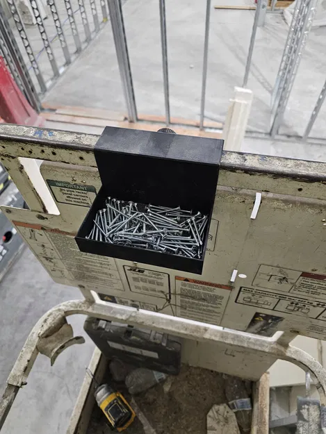 Hộp Đựng Ốc Vít Cho Xe Nâng - Image 1