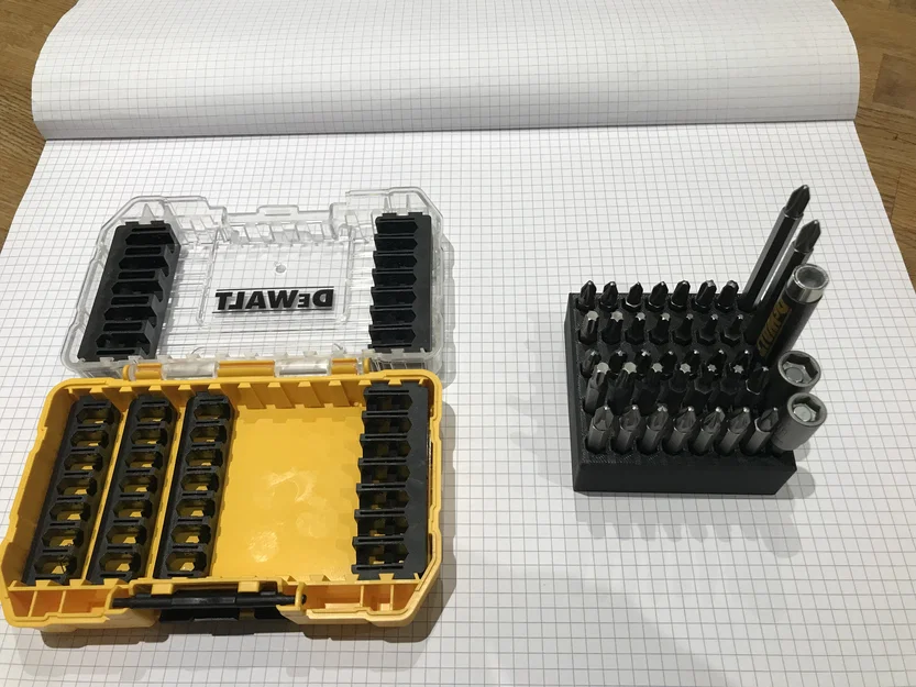 Hộp Đựng Bộ 40 Chi Tiết Đầu Vít Tác Động DEWALT DT70702 - Image 1