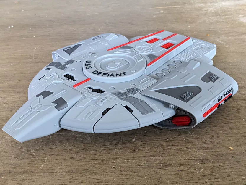 Mô hình Tàu Defiant In Đa Vật Liệu - Image 1