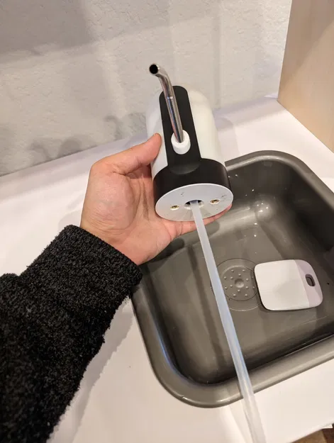 Giá đỡ máy rót nước YOMYM cho Bếp đồ chơi Ikea DUKTIG của Trẻ em - Image 1