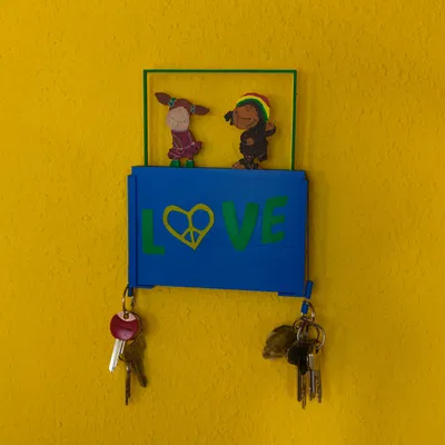 Móc chìa khóa có nhân vật di chuyển