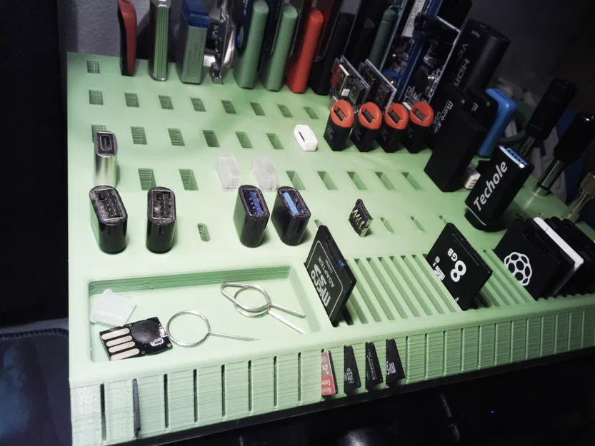 Kệ Lớn Đựng Thẻ SD, microSD, USB, USB C và Jack Cắm - Image 3