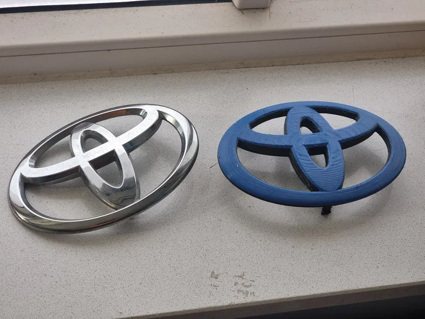 Logo trước xe Toyota (Aygo) - Bản thay thế - Image 1