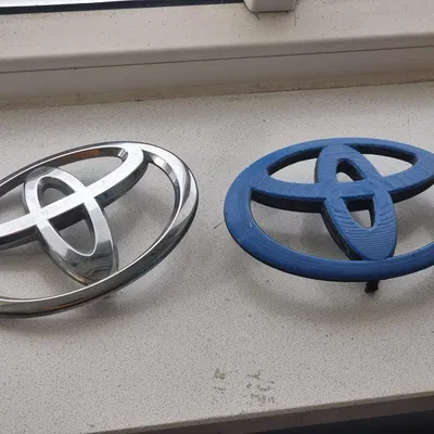 Logo trước xe Toyota (Aygo) - Bản thay thế