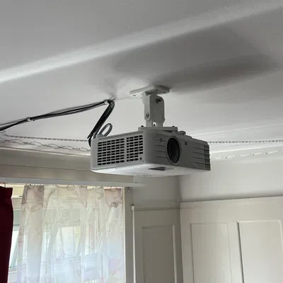 Giá treo máy chiếu/beamer trần (tương thích Viewsonic PX701HD)