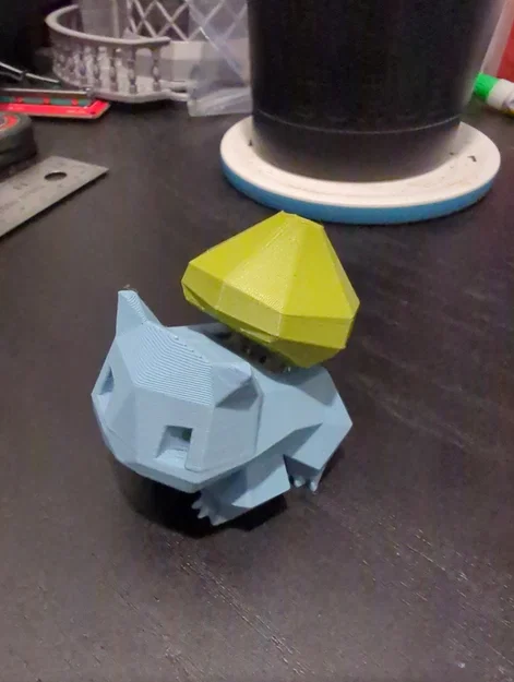 Bulbasaur Low-Poly có thể bóp với nút bàn phím Cherry MX - Image 1
